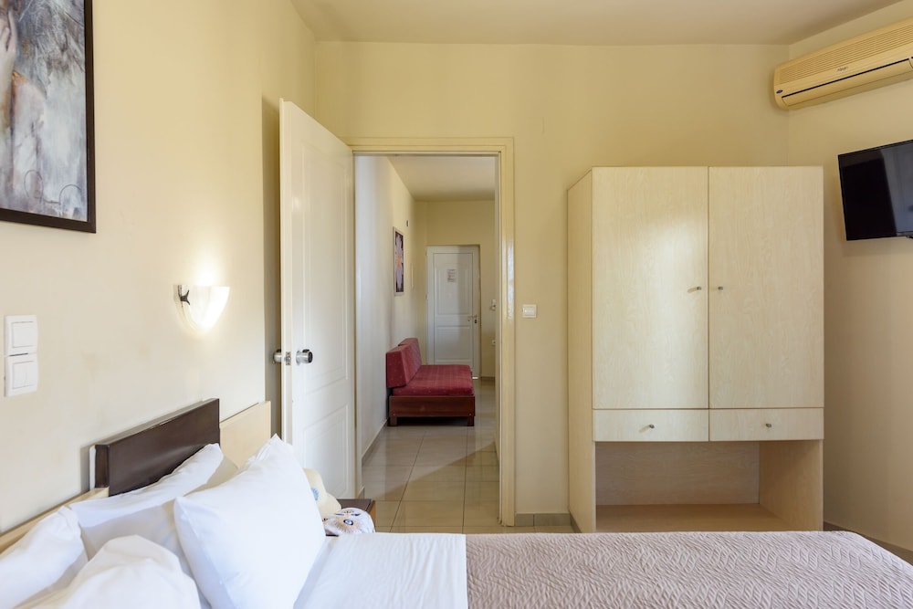 Eurohotel Theo Hotel — Hotel rooms in Chania