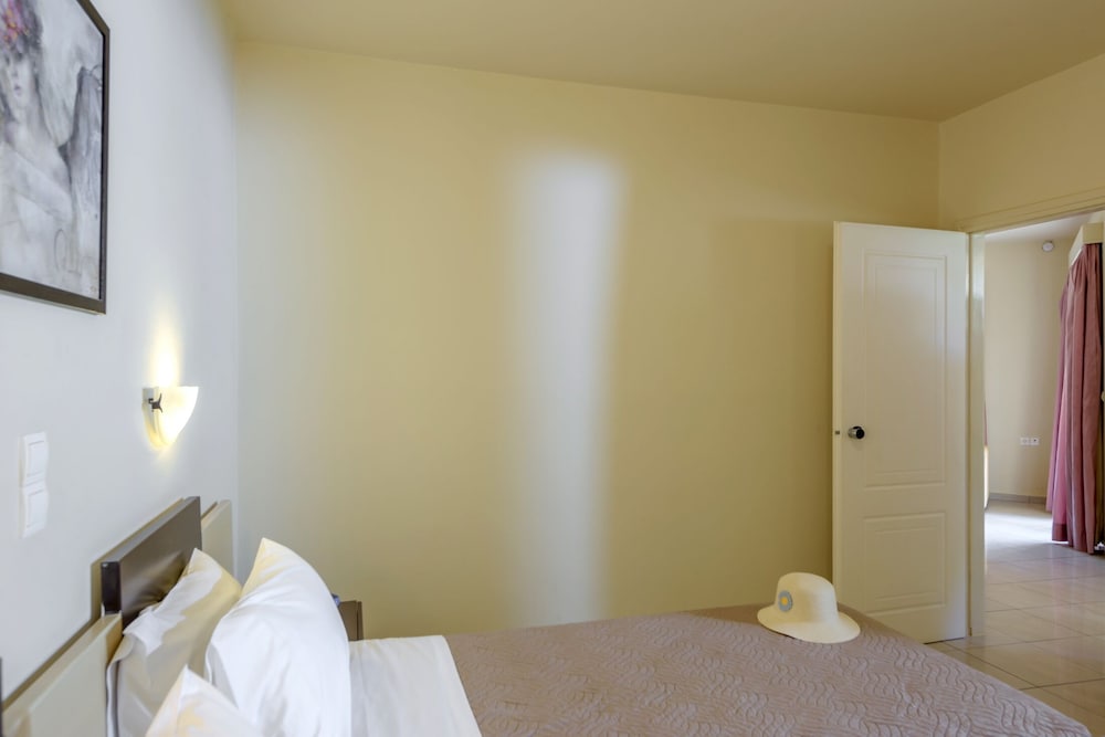 Eurohotel Theo Hotel — Hotel rooms in Chania