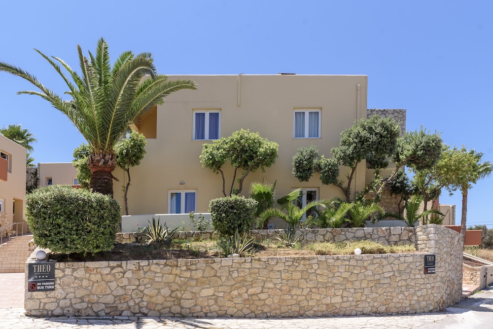 Eurohotel Theo Hotel — Hotel building in Chania