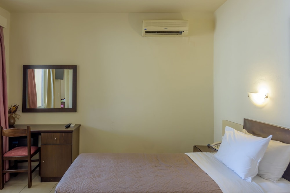 Eurohotel Theo Hotel — Hotel rooms in Chania