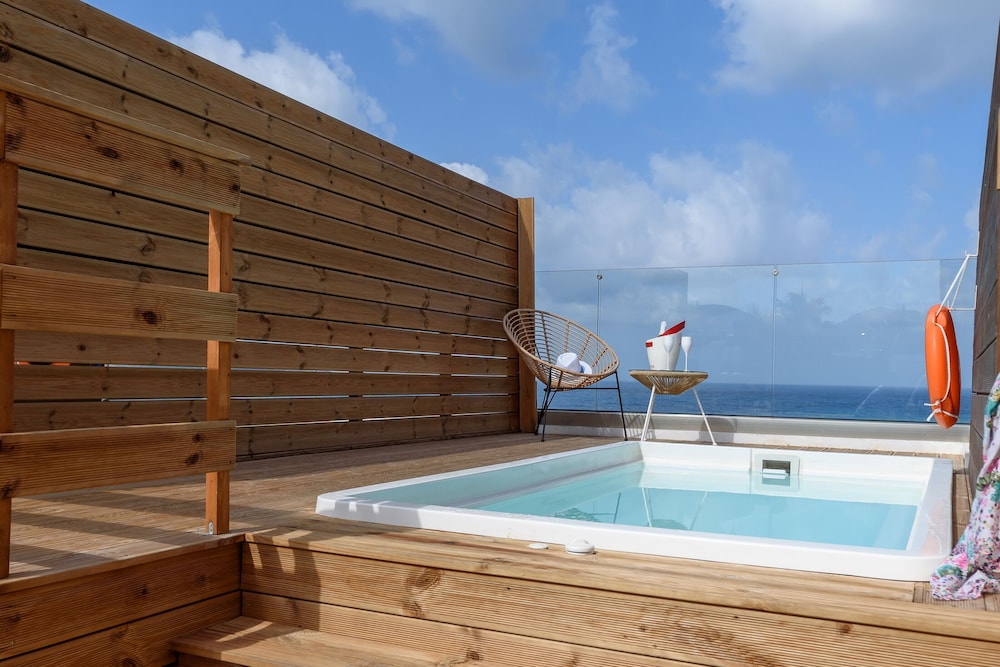 Eurohotel Theo Hotel — Swimming pool in Chania