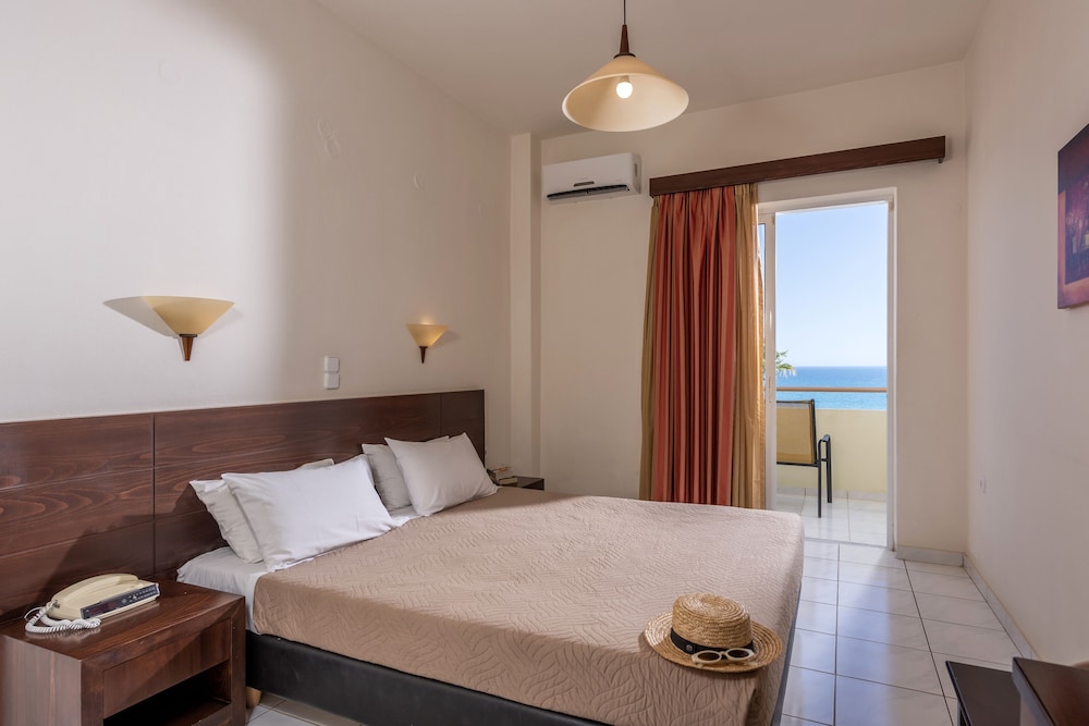 Eurohotel Theo Hotel — Hotel rooms in Chania
