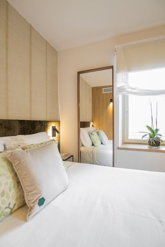 Boutique Hotel Sant Roc & Spa — Hotel rooms in Mahon, Balearic Islands