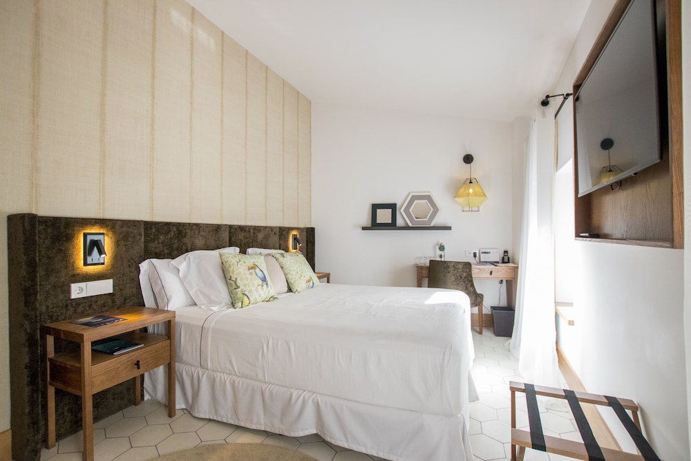 Boutique Hotel Sant Roc & Spa — Hotel rooms in Mahon, Balearic Islands