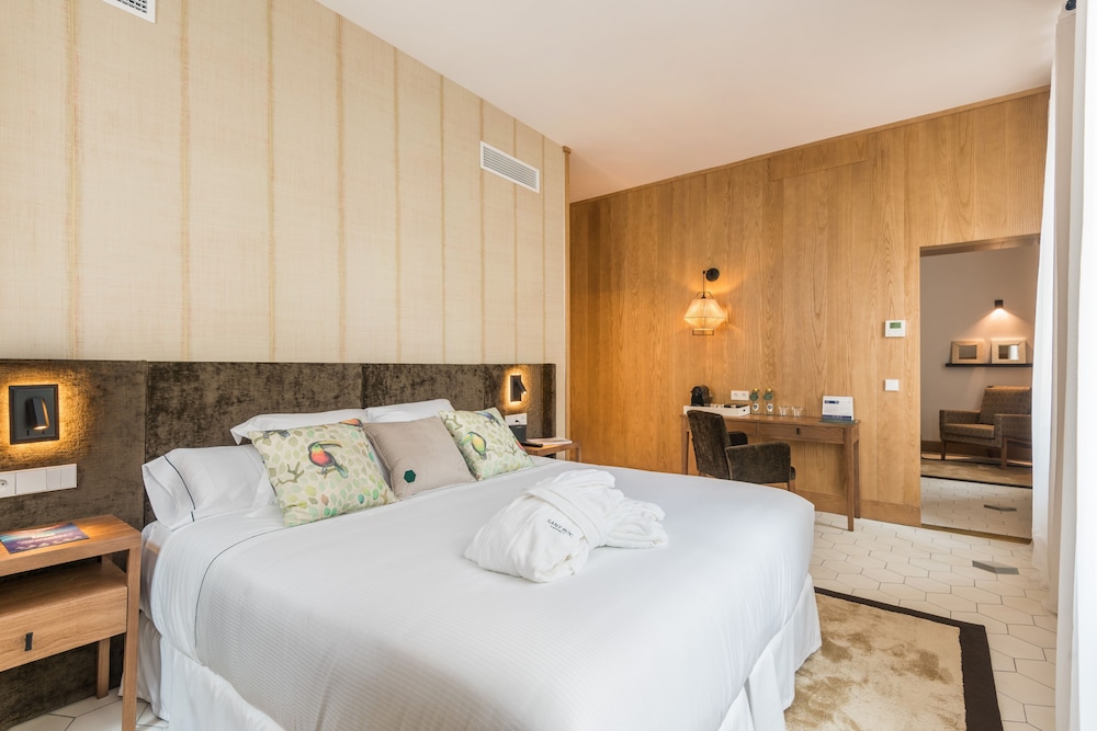 Boutique Hotel Sant Roc & Spa — Hotel rooms in Mahon, Balearic Islands