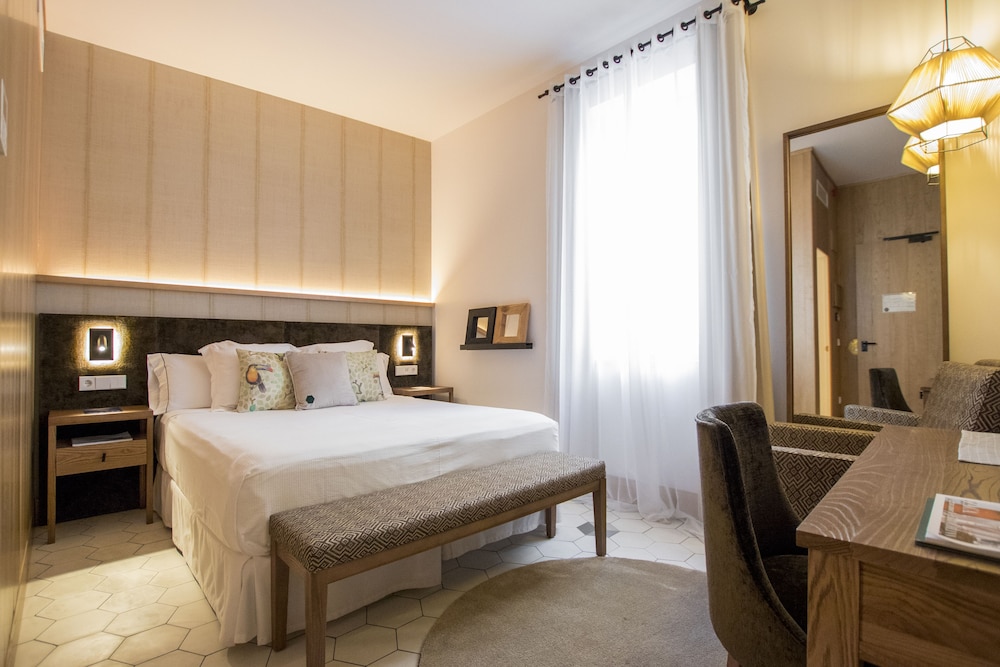 Boutique Hotel Sant Roc & Spa — Hotel rooms in Mahon, Balearic Islands