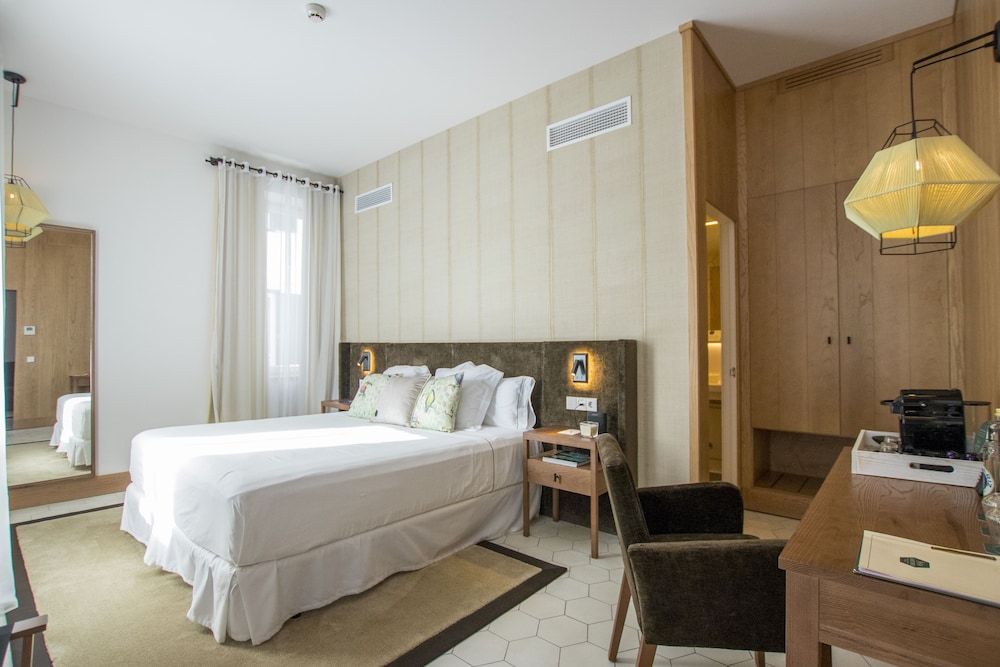 Boutique Hotel Sant Roc & Spa — Hotel rooms in Mahon, Balearic Islands