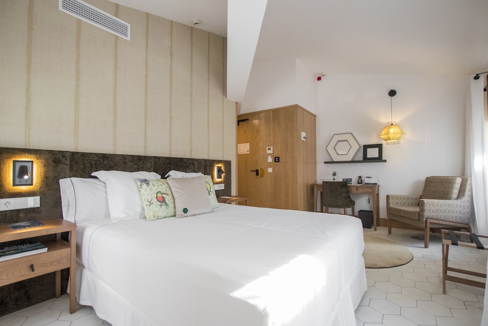 Boutique Hotel Sant Roc & Spa — Hotel rooms in Mahon, Balearic Islands