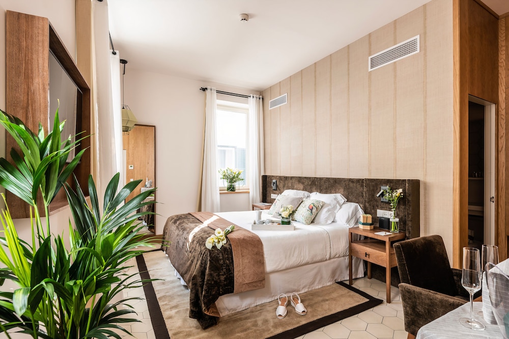 Boutique Hotel Sant Roc & Spa — Hotel rooms in Mahon, Balearic Islands