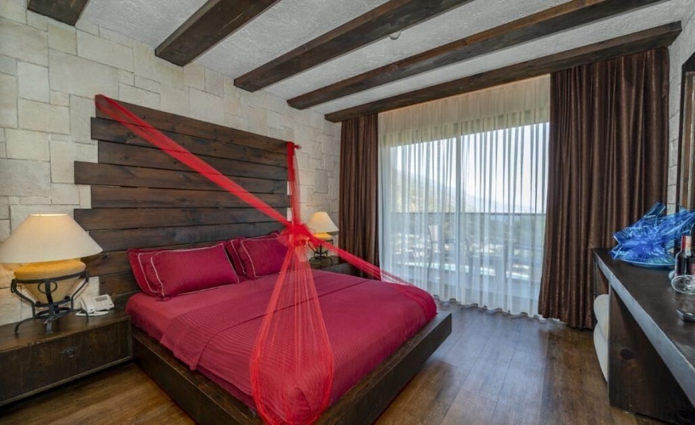 Manaspark Deluxe Hotel — Hotel rooms in Fethiye, Mugla
