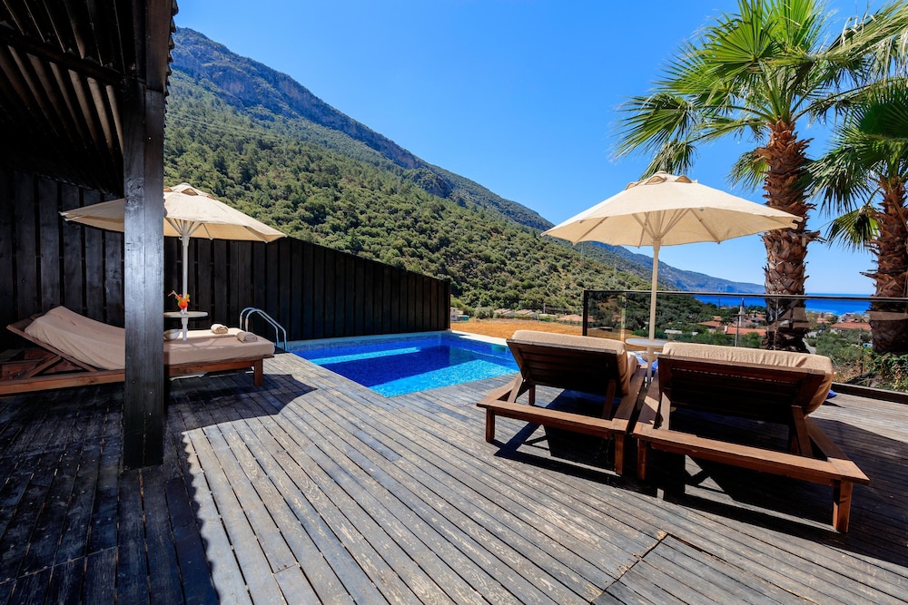 Manaspark Deluxe Hotel — Swimming pool in Fethiye, Mugla