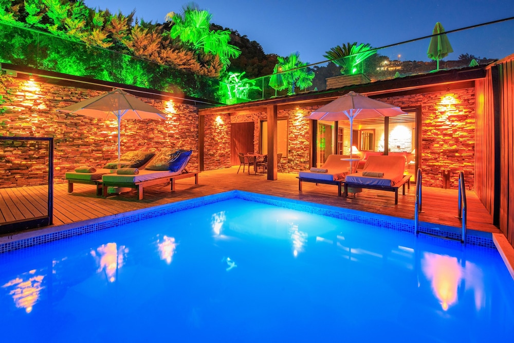 Manaspark Deluxe Hotel — Swimming pool in Fethiye, Mugla