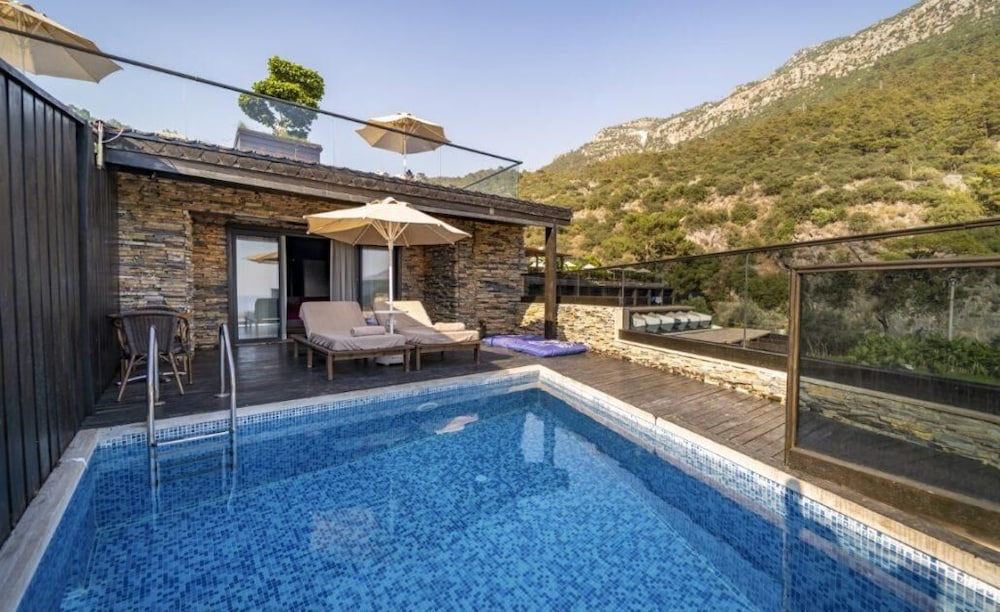 Manaspark Deluxe Hotel — Swimming pool in Fethiye, Mugla