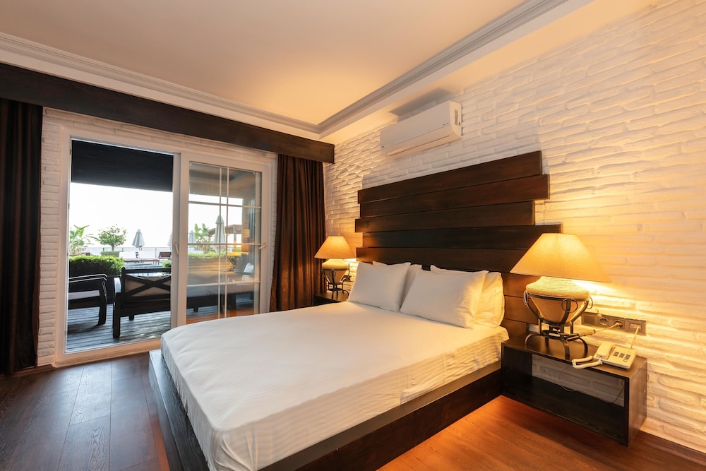 Manaspark Deluxe Hotel — Hotel rooms in Fethiye, Mugla