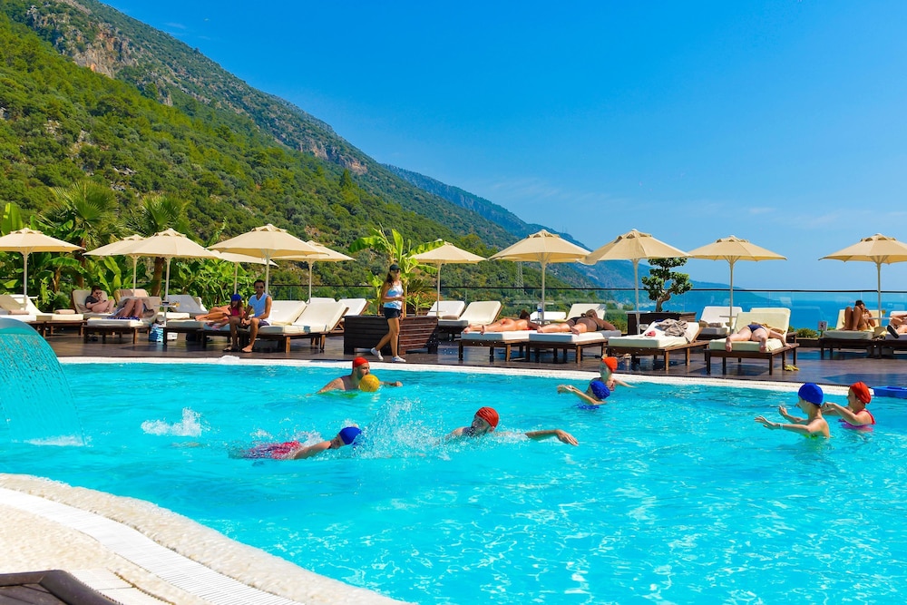 Manaspark Deluxe Hotel — Swimming pool in Fethiye, Mugla