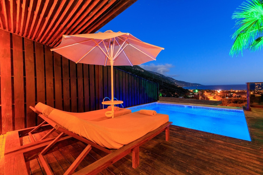 Manaspark Deluxe Hotel — Swimming pool in Fethiye, Mugla