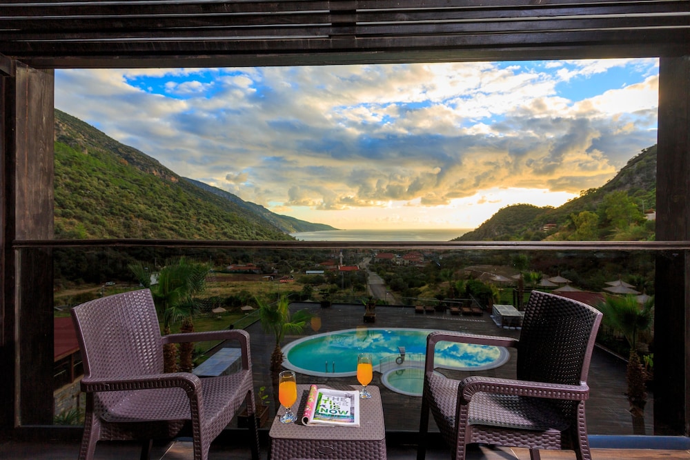 Manaspark Deluxe Hotel — Hotel rooms in Fethiye, Mugla