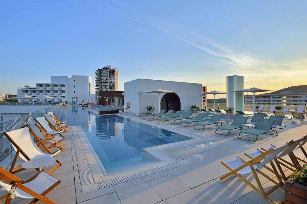 INNSiDE by Meliá Calviá Beach — Swimming pool in Magaluf, Balearic Islands