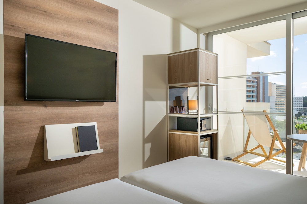 INNSiDE by Meliá Calviá Beach — Hotel rooms in Magaluf, Balearic Islands