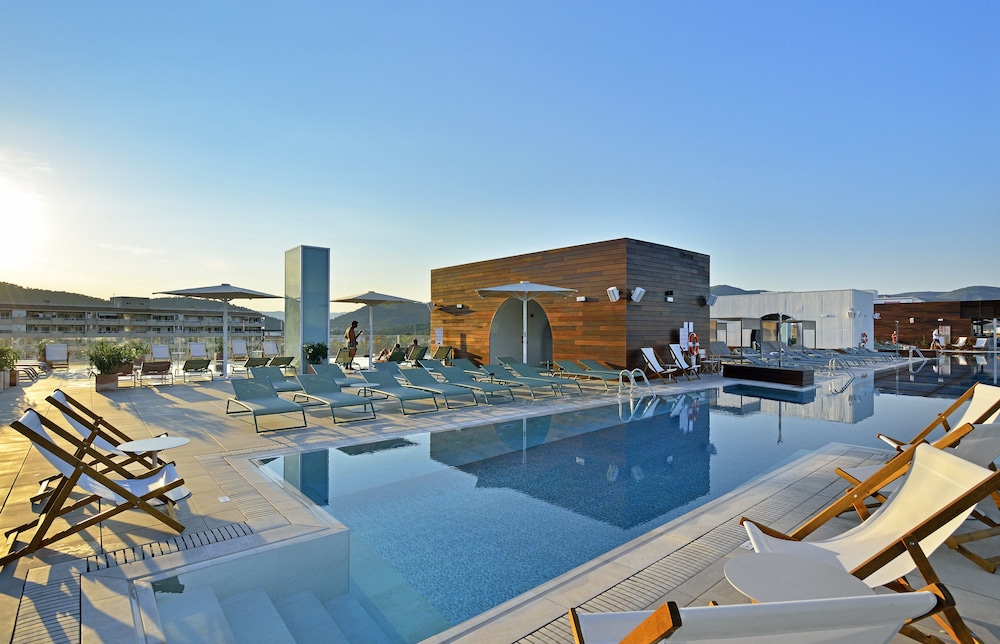INNSiDE by Meliá Calviá Beach — Swimming pool in Magaluf, Balearic Islands