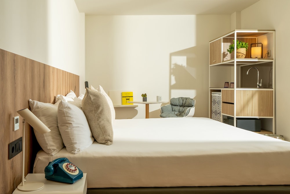 INNSiDE by Meliá Calviá Beach — Hotel rooms in Magaluf, Balearic Islands