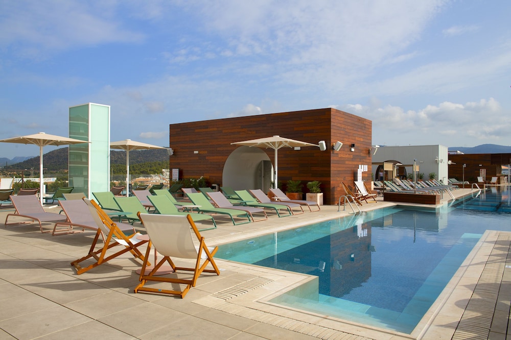INNSiDE by Meliá Calviá Beach — Swimming pool in Magaluf, Balearic Islands