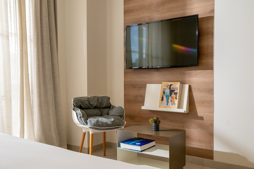 INNSiDE by Meliá Calviá Beach — Hotel rooms in Magaluf, Balearic Islands