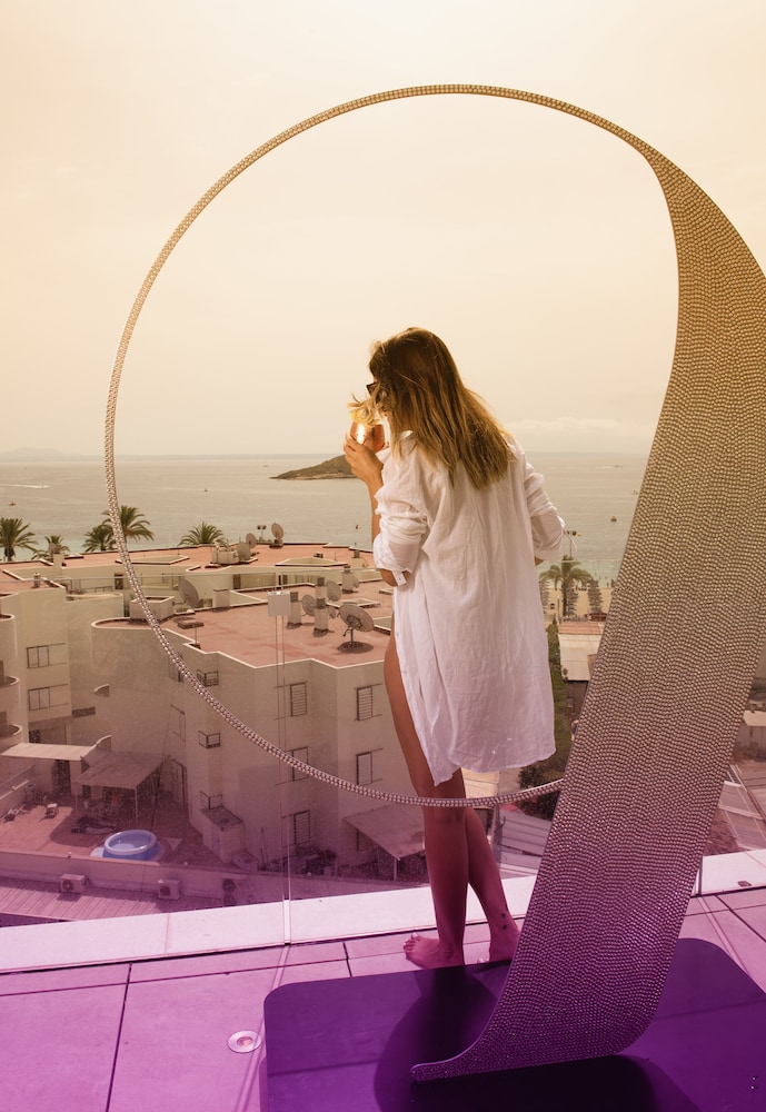 INNSiDE by Meliá Calviá Beach — Hotel building in Magaluf, Balearic Islands