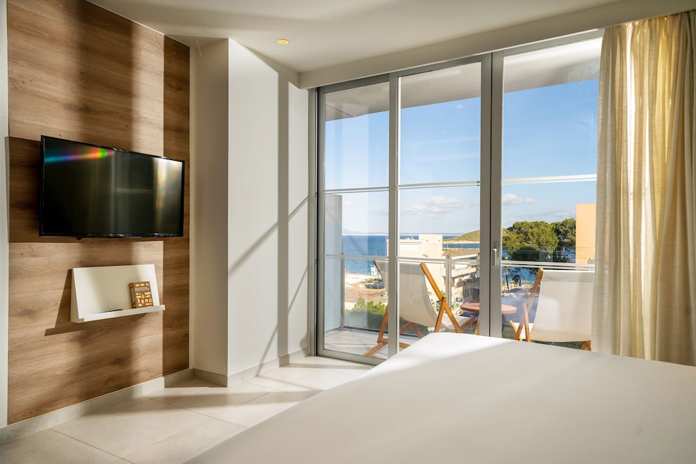 INNSiDE by Meliá Calviá Beach — Hotel rooms in Magaluf, Balearic Islands