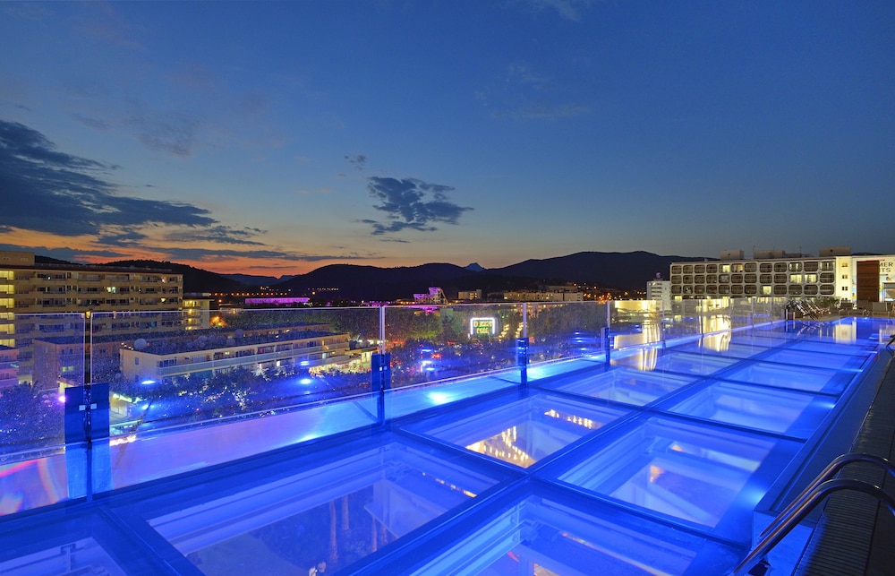 INNSiDE by Meliá Calviá Beach — Hotel building in Magaluf, Balearic Islands