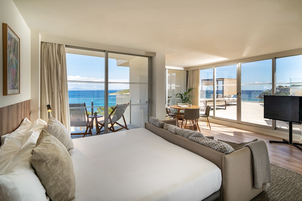 INNSiDE by Meliá Calviá Beach — Hotel rooms in Magaluf, Balearic Islands