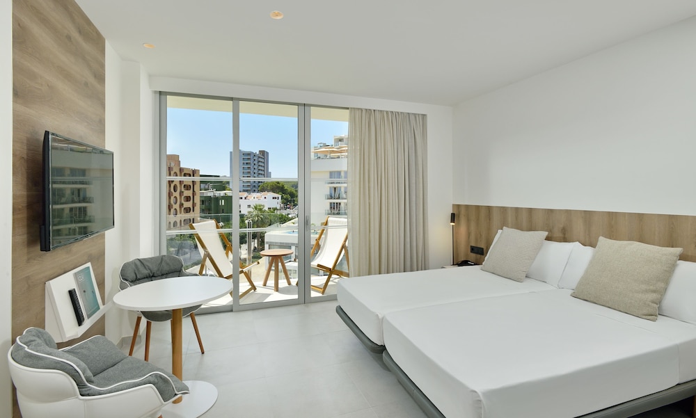 INNSiDE by Meliá Calviá Beach — Hotel rooms in Magaluf, Balearic Islands