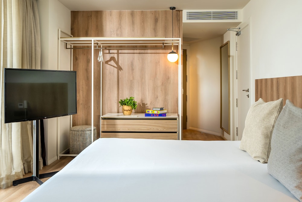 INNSiDE by Meliá Calviá Beach — Hotel rooms in Magaluf, Balearic Islands