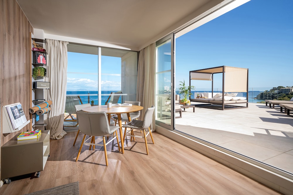 INNSiDE by Meliá Calviá Beach — Hotel rooms in Magaluf, Balearic Islands