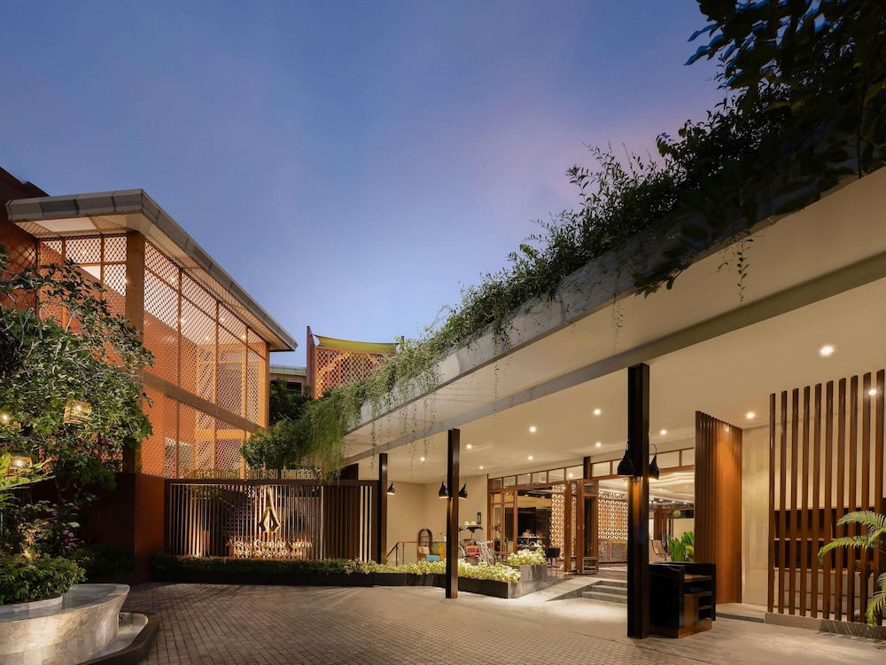 Avista Grande Phuket Karon - MGallery — Hotel building in Karon, Phuket Province