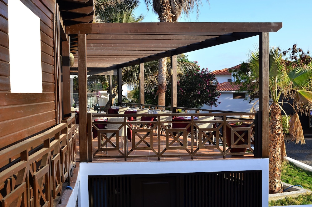 Melia Tortuga Beach — Restaurant & bars in Santa Maria