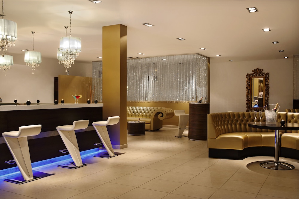 Melia Tortuga Beach — Restaurant & bars in Santa Maria