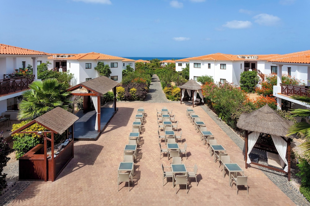 Melia Tortuga Beach — Restaurant & bars in Santa Maria