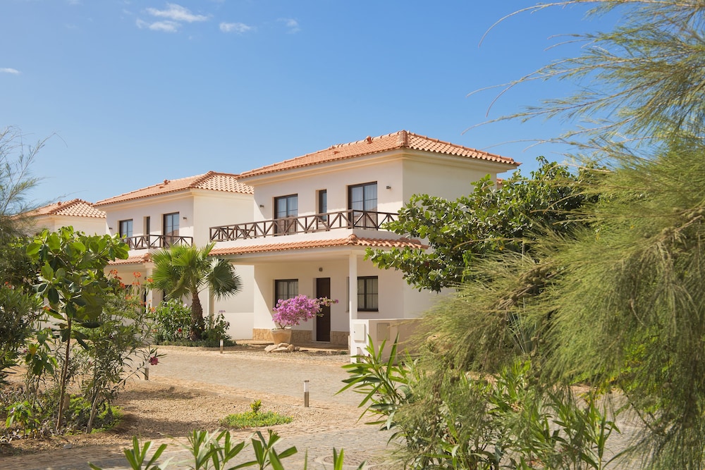 Melia Tortuga Beach — Hotel building in Santa Maria