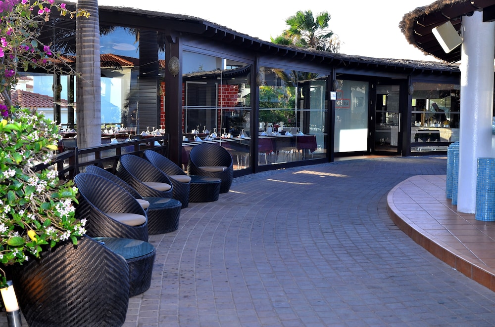 Melia Tortuga Beach — Restaurant & bars in Santa Maria