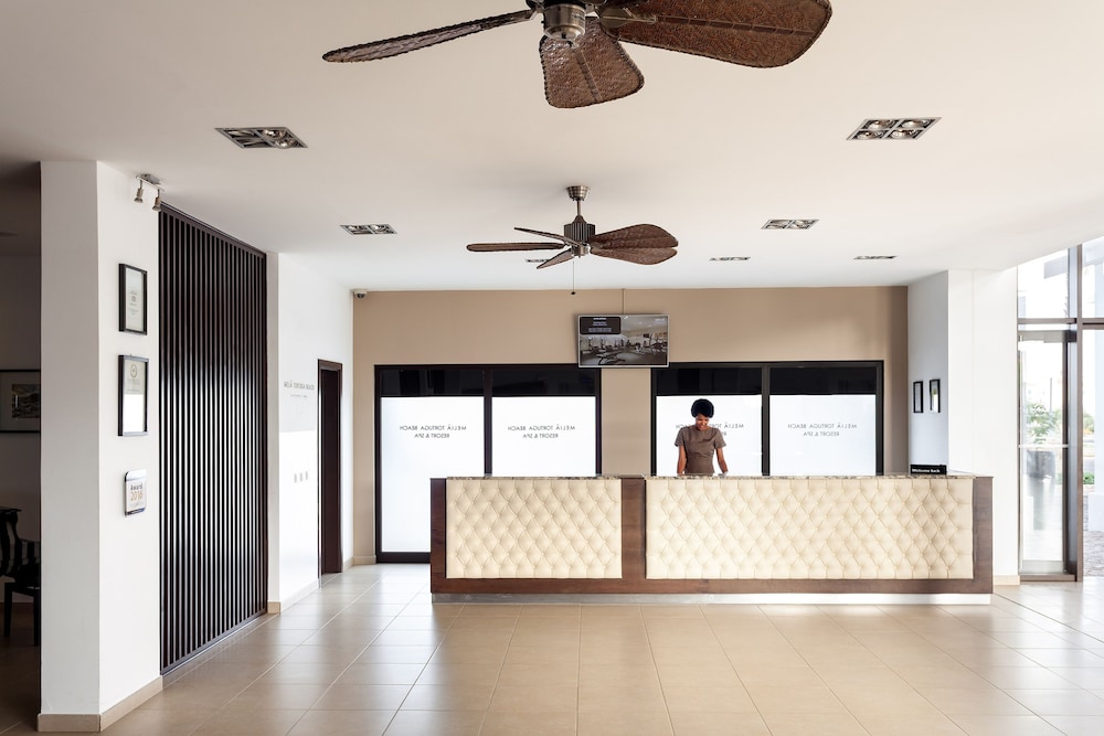 Melia Tortuga Beach — Hotel building in Santa Maria