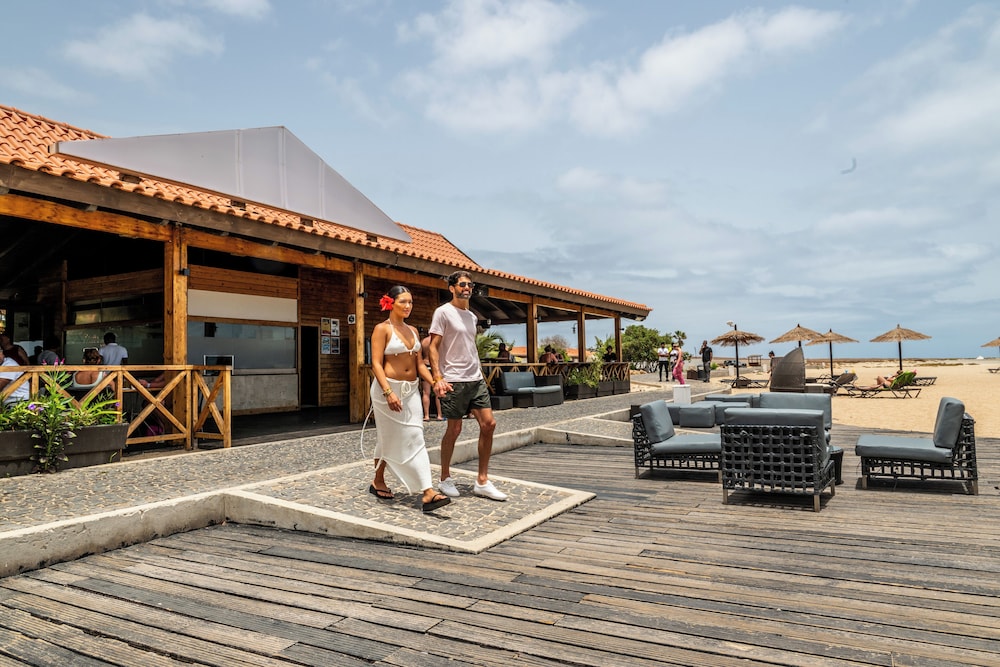 Melia Tortuga Beach — Restaurant & bars in Santa Maria
