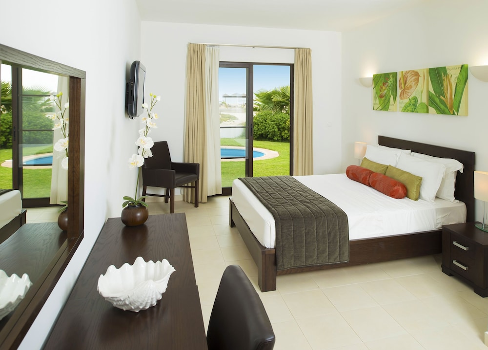 Melia Tortuga Beach — Hotel rooms in Santa Maria