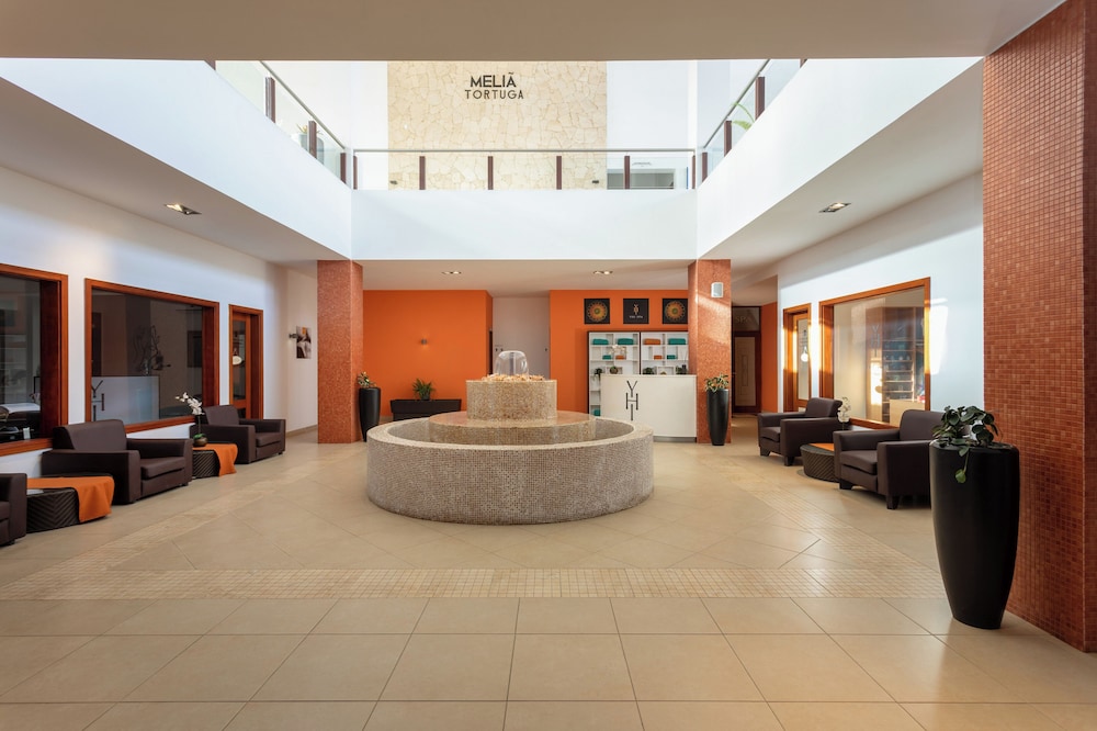 Melia Tortuga Beach — Hotel building in Santa Maria