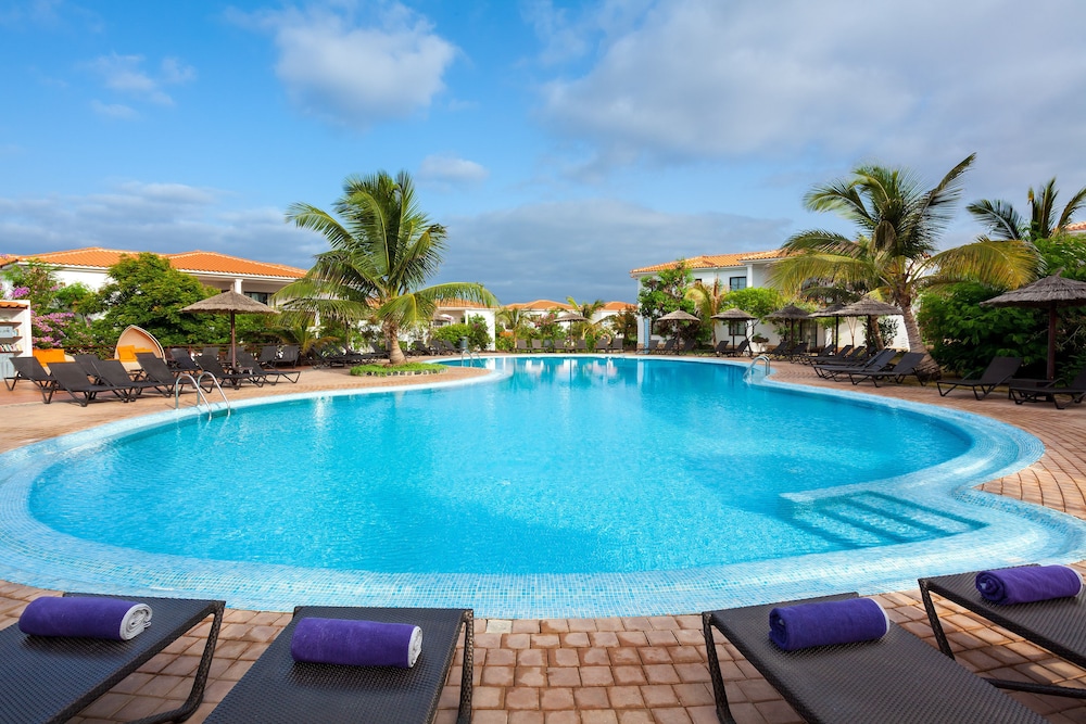 Melia Tortuga Beach — Swimming pool in Santa Maria