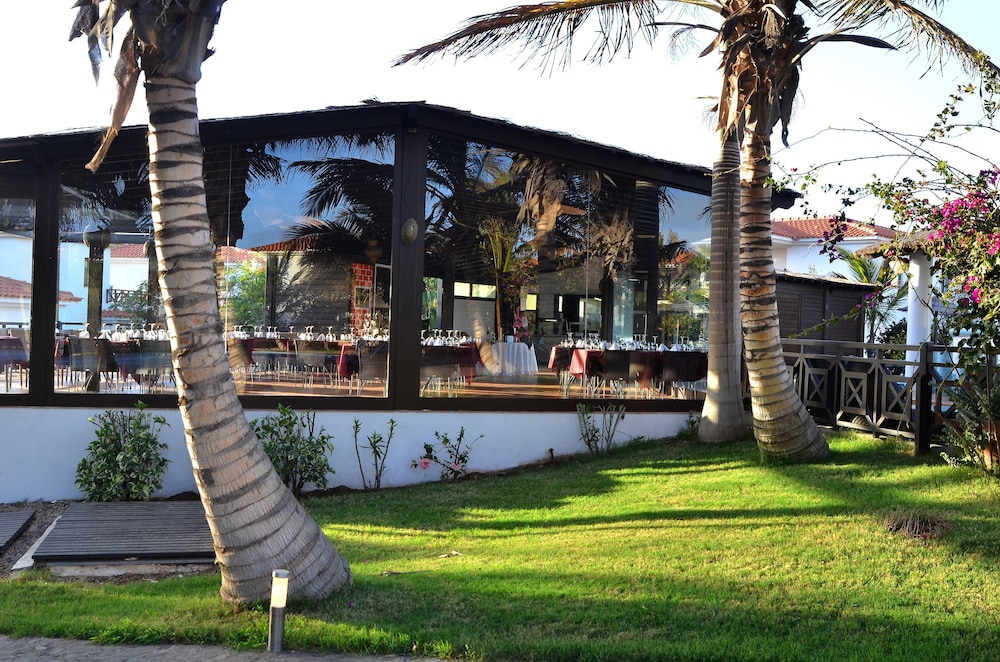 Melia Tortuga Beach — Restaurant & bars in Santa Maria