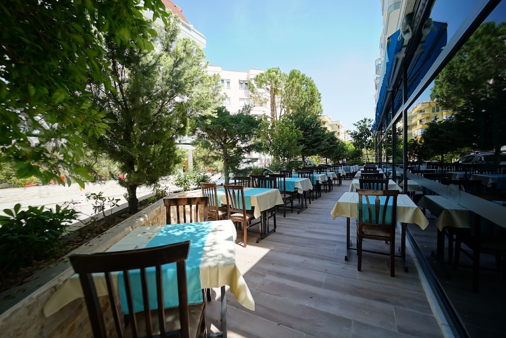 Alanya Risus Park Hotel — Restaurant & bars in Alanya
