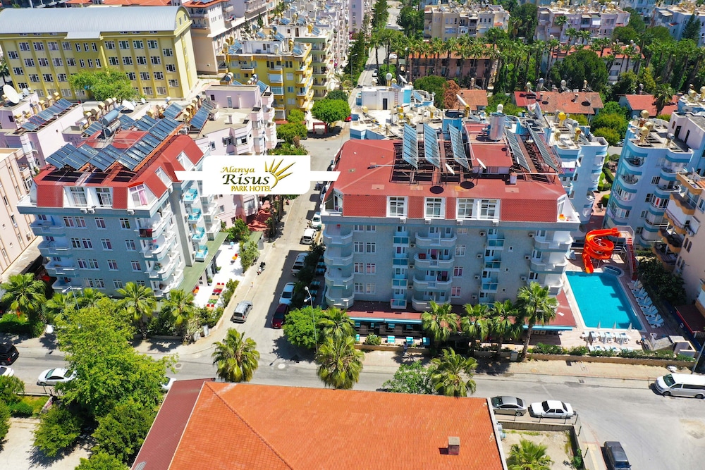 Alanya Risus Park Hotel — Hotel building in Alanya
