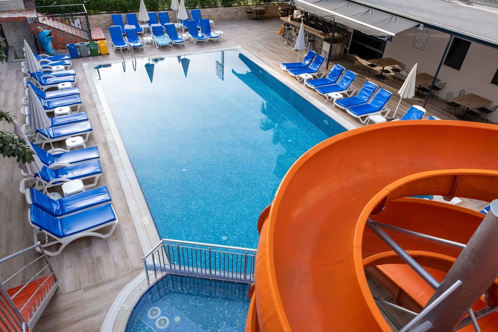 Alanya Risus Park Hotel — Swimming pool in Alanya