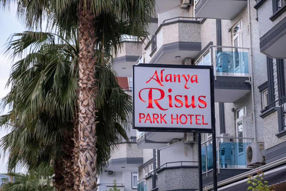 Alanya Risus Park Hotel — Hotel building in Alanya
